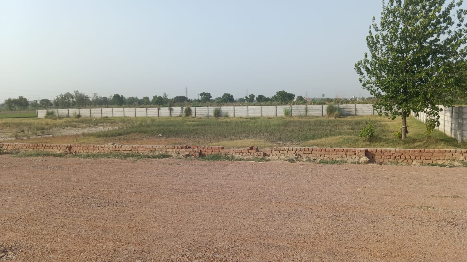 Industrial plot of 1000 sq mtr in jewar sector33