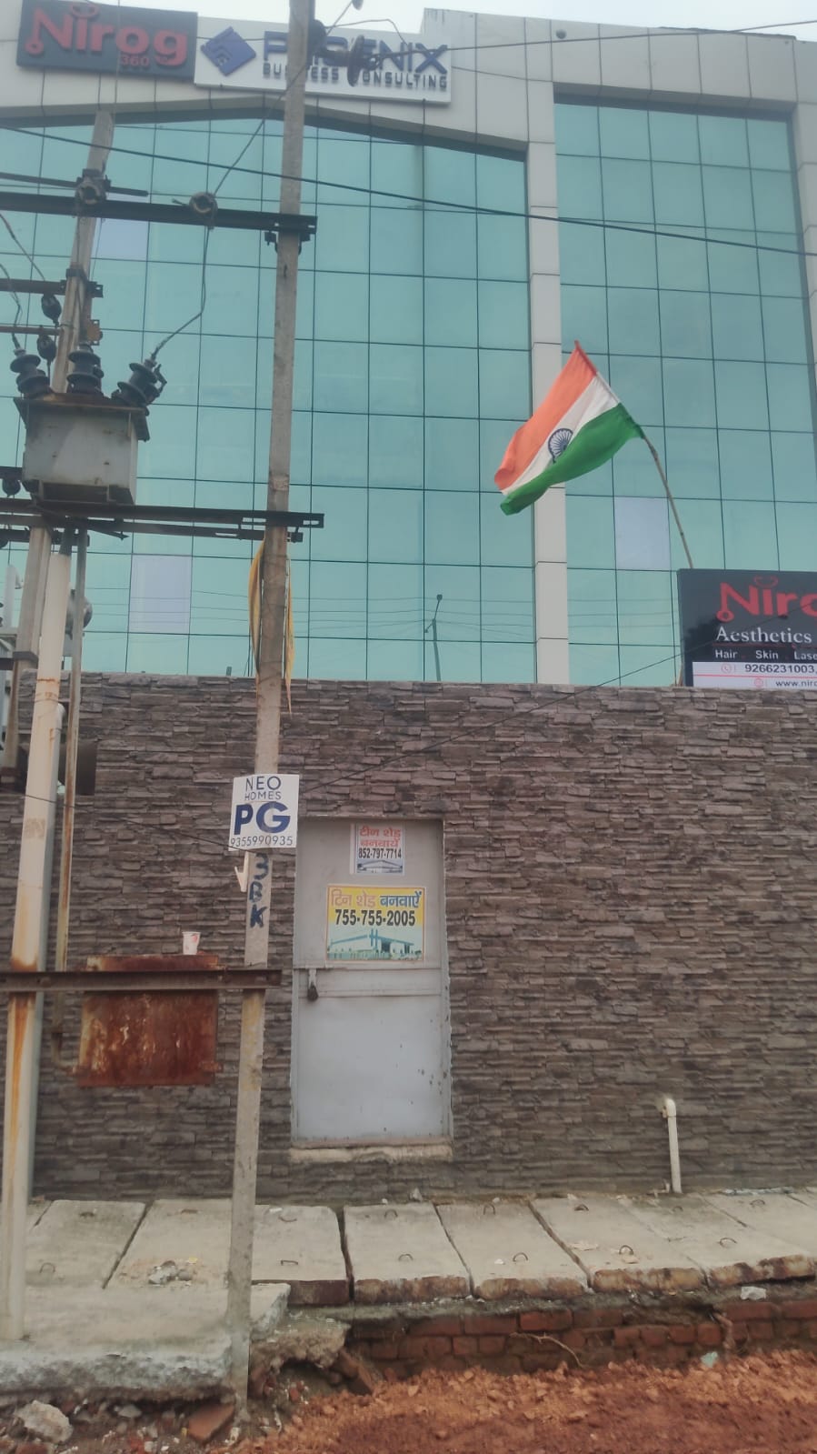 INDUSTRIAL BUILDING IN GREATER NOIDA FOR RENT 450 SQUARE METER