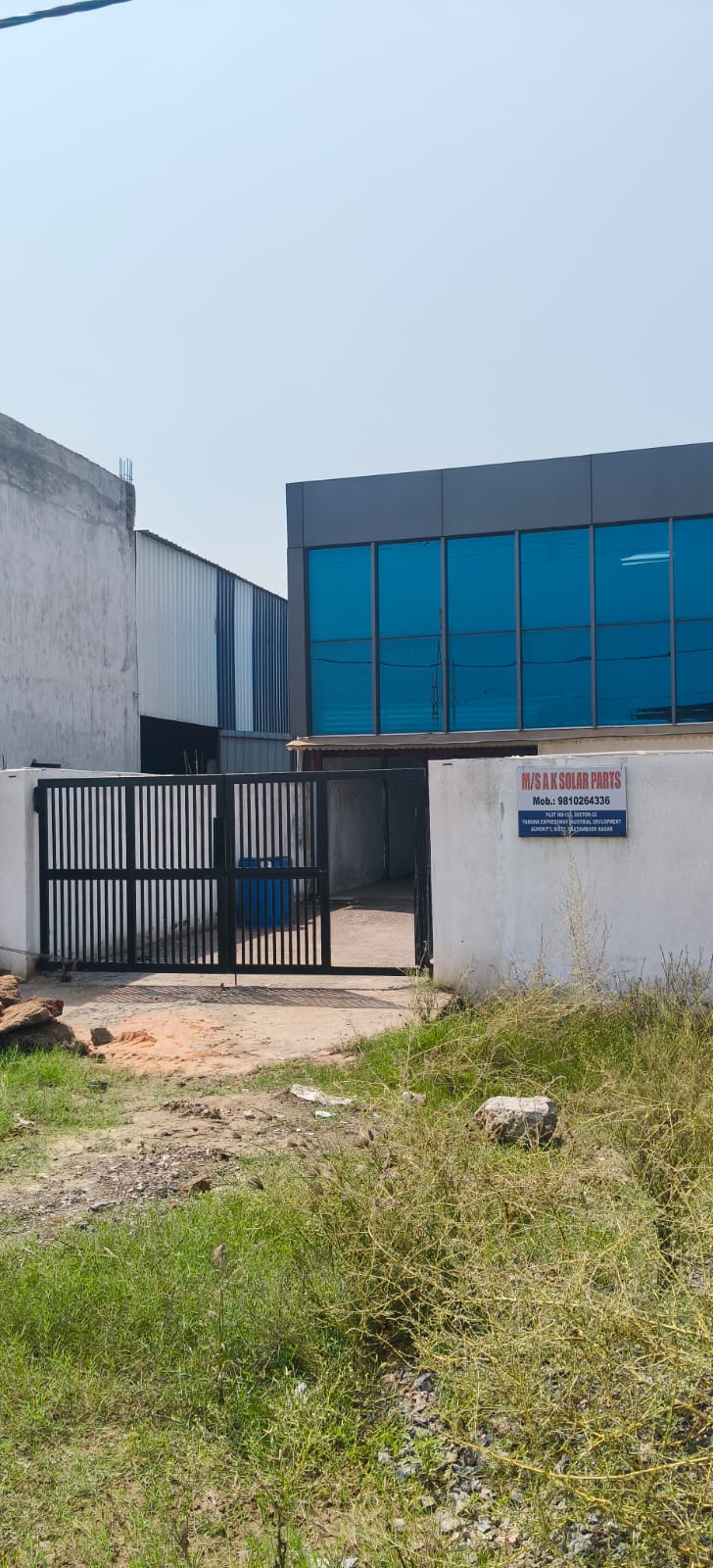 INDUSTRIAL BUILDING IN JEWAR SEC 32 FOR SALE 450 SQUARE METER