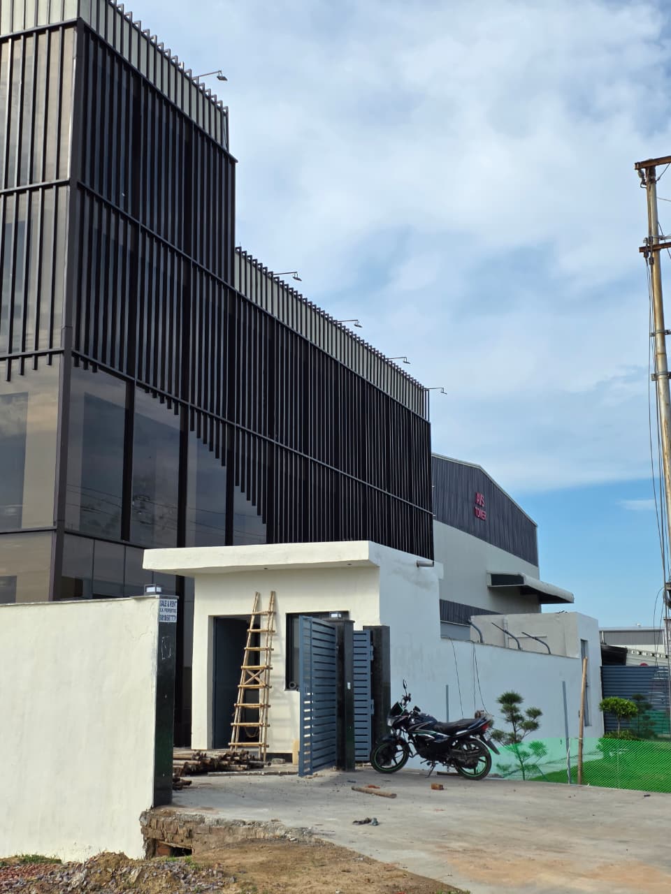 INDUSTRIAL BUILDING FOR RENT 2000 SQ MTR IN ECOTECH 10 GREATER NOIDA